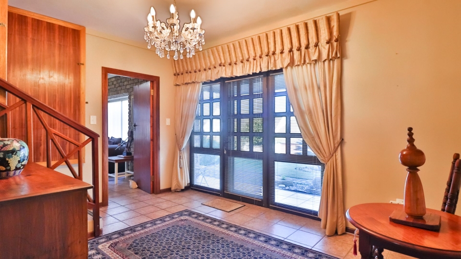 5 Bedroom Property for Sale in Stilbaai Wes Western Cape